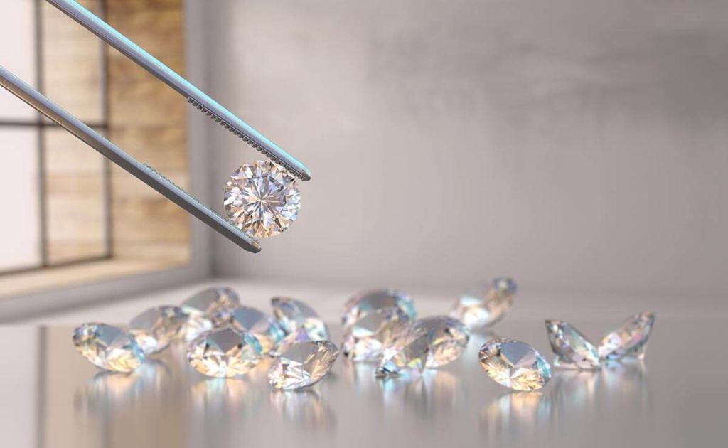 do all lab-grown diamonds and mined diamond look similar